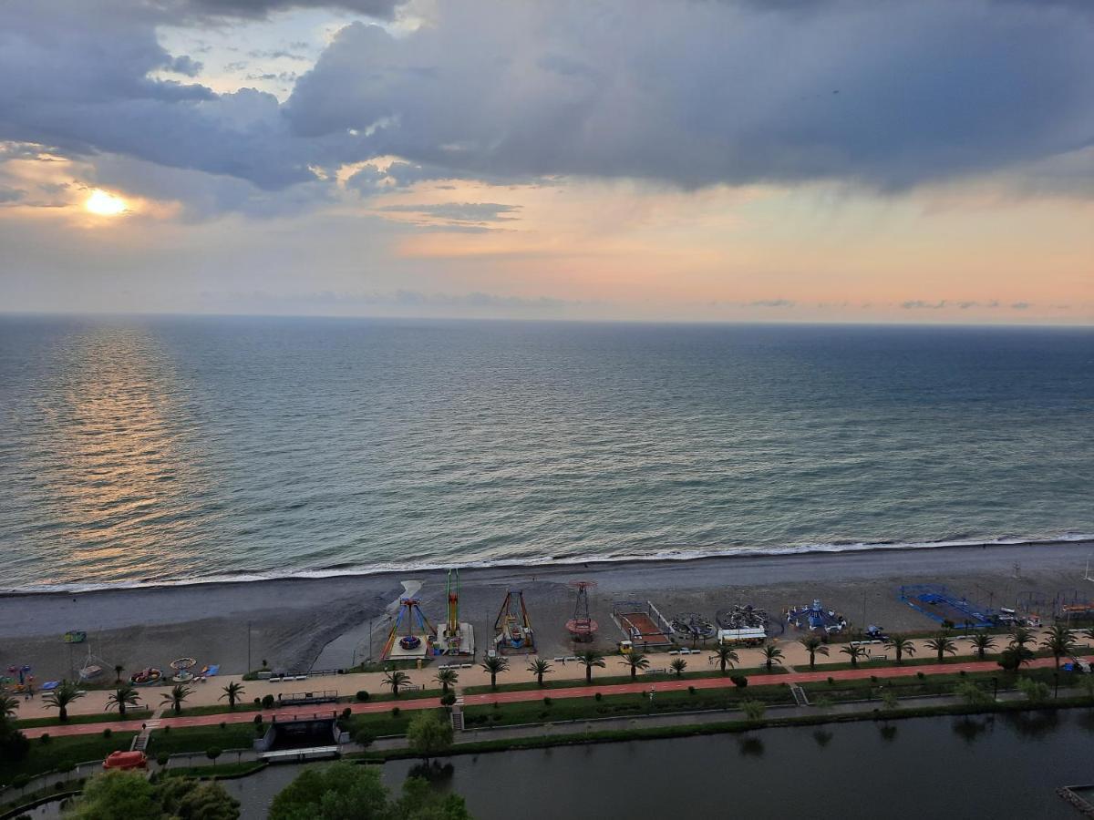 The Best Beach Aparthotel Orbi City Batumi Zewnętrze zdjęcie